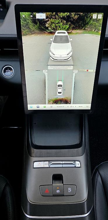 tesla model 3: Changan Qiyuan A05: 1.5 l | 2025 il 12300 km Sedan — 4