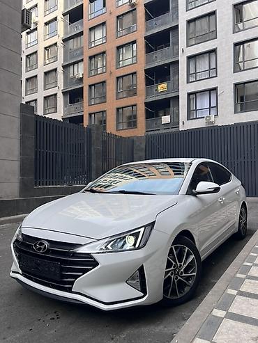 k 8: Hyundai Elantra: 2018 г., 1.6 л, Вариатор, Бензин, Седан — 1