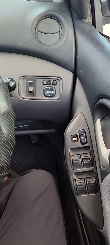 витз: Toyota Vitz: 2003 г., 1.3 л, Вариатор, Бензин, Хэтчбэк — 7