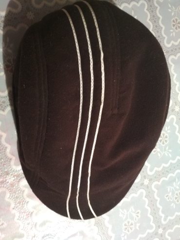 Baş geyimləri: Kişi üçün papaq (kepqa) Satılır. Heç bir problemi yoxdur. 100 % — 2