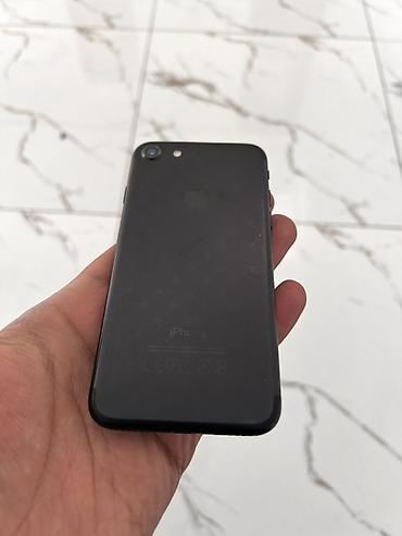 Продаю РАБОЧИЙ ВСЕ РАБОТАЕТ!Apple iPhone 7, цвет Black (матовый) -