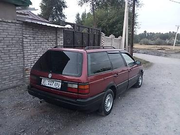 Volkswagen Passat: 1989 г., 1.8 л, Механика, Универсал