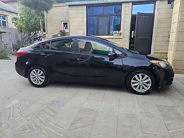 skoda rapid: Kia Forte sedan - Kuzov: 4 qapılı sedan, qara rəng - Mühərrik və — 4