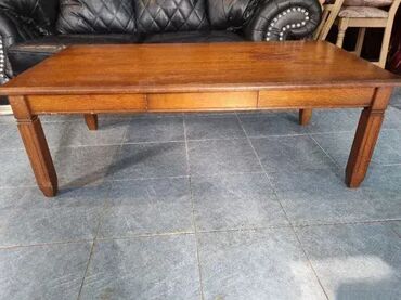 Stilski klub stolovi: Stocic u odlicnom stanju. Duzina 130cm Sirina 70cm Visina 45cm — 2