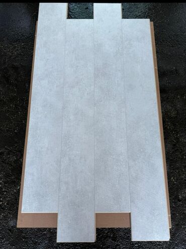 Laminat: Salam laminatlarimiz 31 32 33 klass olmagala hər rəg secimi var 250 yə — 31