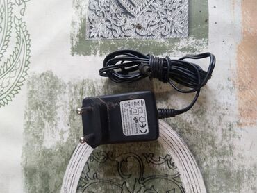 Adapteri i punjači za laptop: Punjači/adapteri za napajanje (2 kom) 1) JODEWAY punjač za baterije - — 1