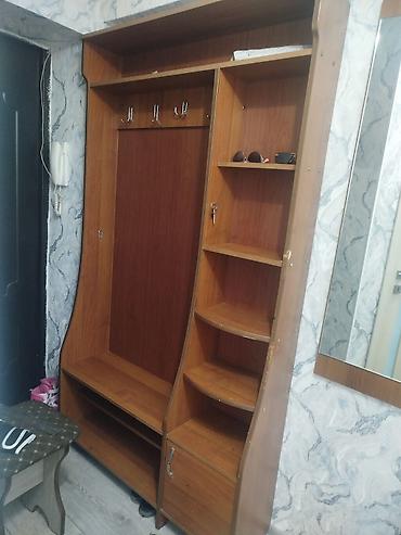 прихожый бу: Продаю прихожку б/у.Открыя с полочками,снизу шкафчик с дверцей.Отдадим — 1