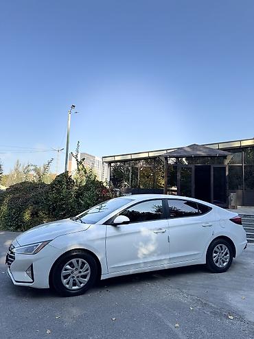 Hyundai: Hyundai Elantra: 2019 г., 2 л, Автомат, Бензин, Седан — 4
