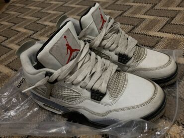 кросовки зима: Продаю кроссовки air jordan 4. Состояние отличное, немного грязные