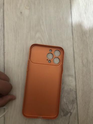 iphone cs max: Оранжевый чехол для iPhone с блоком защиты камеры могу снизить цену — 2