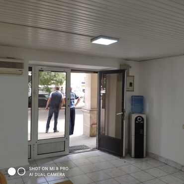 Mağazalar: Obyekt (qeyri yaşayış) satılır. yol qırağı, sanitar qovşağı, mağaza — 3