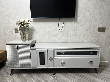 embawood tv stendler: Tv altlığı satılır. Real alıcılar əlaqə saxlasın. Embawood’dan alınıb — 2