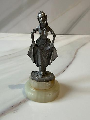 Vintage figura dame – ručni rad, Pakistan (1970–1980) Dekorativna — 1