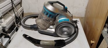 Vacuum Cleaners: Usisivač VAX, sa posudom i crevom, ciklon
Potpuno ispravan
2000 din