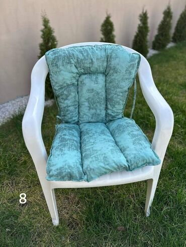 Ostali kućni dekor: Podmetači za stolice od table sundjera Dimenzije podmetača:82x40 Cena — 8