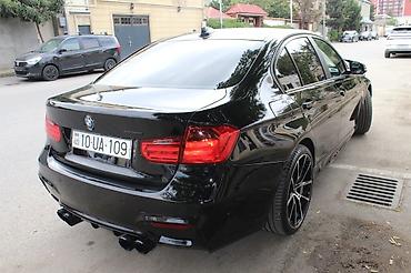 bmw e34 bufer: BMW 3 Series Sedan – M paketli, qara rəng. Xüsusiyyətlər: - Güclü — 4