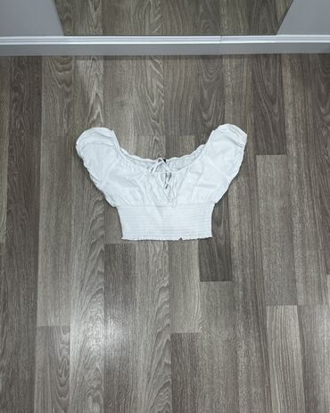 Digər qadın geyimləri: Bust