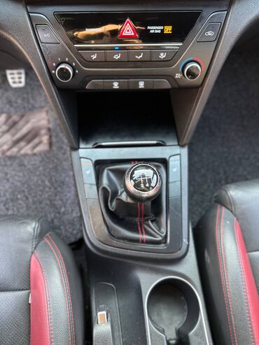 Hyundai: Hyundai Avante: 2018 г., 1.6 л, Механика, Бензин, Седан — 9