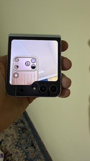 телефон расклодушка: Samsung Galaxy Z Flip 5, Б/у, 256 ГБ — 4