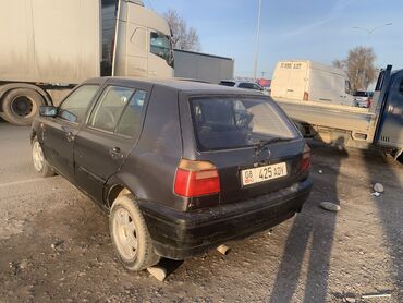 Volkswagen: Volkswagen Golf: 1993 г., 1.6 л, Механика, Бензин, Седан