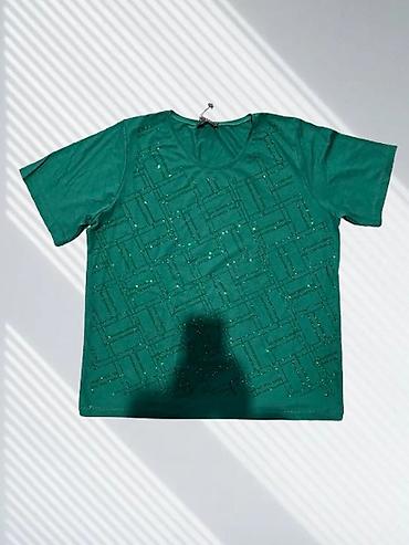 eb studio obuca: Zelena ženska majica kratkih rukava

- Boja: smaragdno zelena
XL, XXL — 1