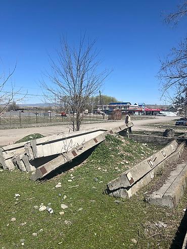 оптом товар: 3 тона 
Длина 10-12 метров 
Балка ссср 11 шт 
Железобетонные балки — 5