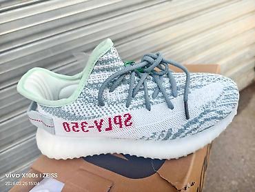 patike za jesen: Adidas yeezy patike sa kutijom NOVO Novo Brojevi 36 do 41 fb Moja — 1
