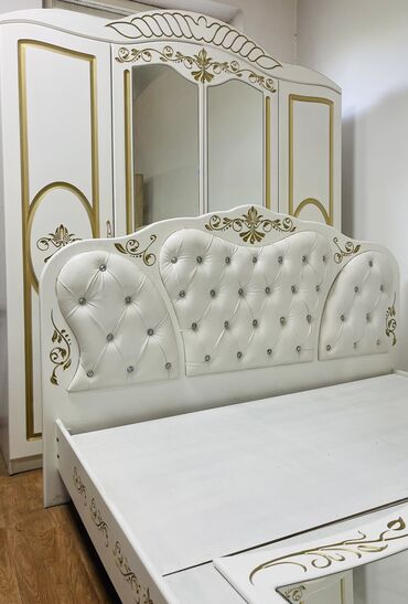 двухяростные кровати: Спальный гарнитур, Двуспальная кровать, цвет - Белый, Новый