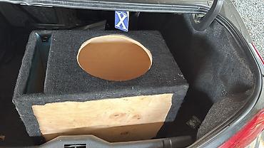 subwoofer satilir: Avtomobil audiosu üçün komplekt: - 2 ədəd subwoofer (qutuda, cüt — 4