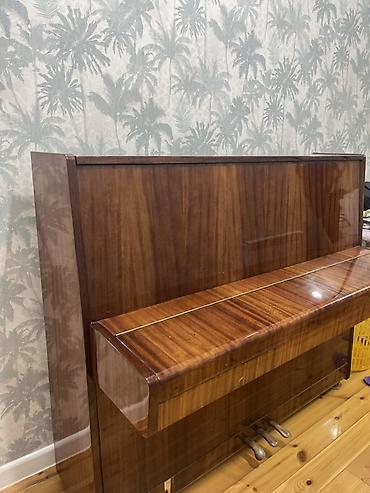 klaviş: Upright piano – “Belarus” modeli - Korpus: parlaq laklı təbii ağac — 2