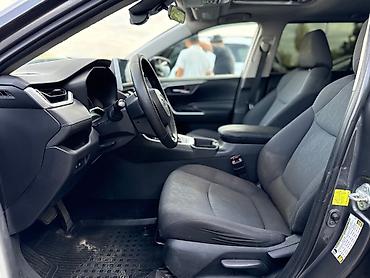 661: Toyota RAV4: 2019 г., 0.5 л, Автомат, Бензин, Внедорожник — 3