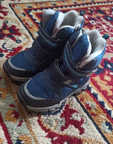 синие туфли: Продается зимние ботинки отличного качества на мальчика, размер 34