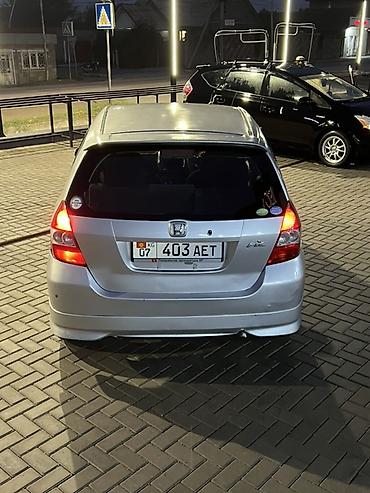 Продажа авто: Honda Fit: 2002 г., 1.3 л, Вариатор, Бензин, Хэтчбэк — 6