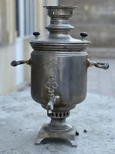 qədim samovar satisi: Qədimi Samovar Tula zavodu medalları üzərində 10-Litr təmiz Latundan — 2