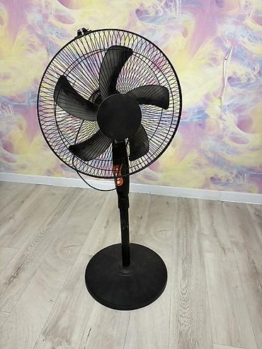 table fan: Напольный вентилятор на стойке - Диаметр решётки примерно 40–45 см, 5 — 1