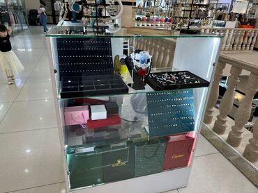 Долгосрочная аренда квартир: Сдаю Витрина, 8 м², ГУМ, С ремонтом, Действующий, С оборудованием