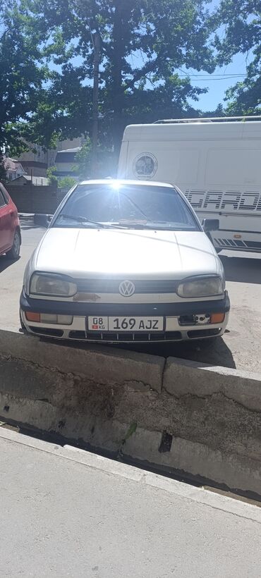 Volkswagen: Volkswagen Golf: 1992 г., 1.8 л, Механика, Бензин, Хэтчбэк