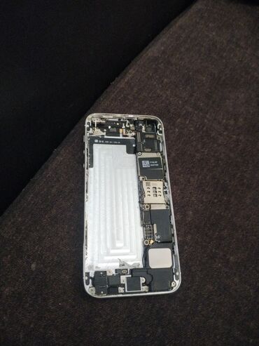 кнопочный телефон в баку: IPhone 5s, 1 TB, Desert Titanium, Zəmanət, Barmaq izi