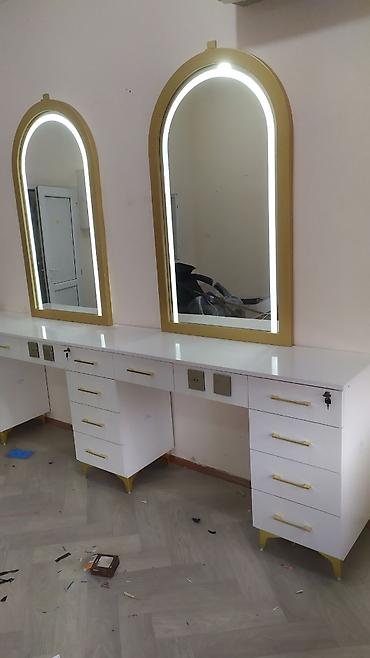 kanputer masasi: Gözəllik salonları və stilistlər üçün iki postlu makiyaj/saç iş stolu — 1