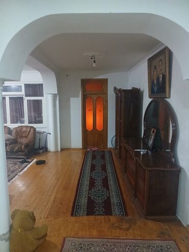 Həyət evləri və villaların satışı: 4 otaqlı, 280 kv. m, Kredit yoxdur, Orta təmir — 5