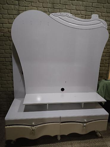 vitrin stend: Ağ rəngdə TV stendi / vitrin tipli media mebeli - Material: MDF/LDSP — 4