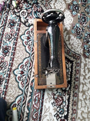 Qədim tikiş maşınları: Yaxşı vəziyyətdədir 19 əsr tikiş maşınıdı az işlenib tikiş maşını — 8