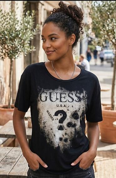 Ženska majica Guess U.S.A. - Boja: crna sa “washed” efektom na