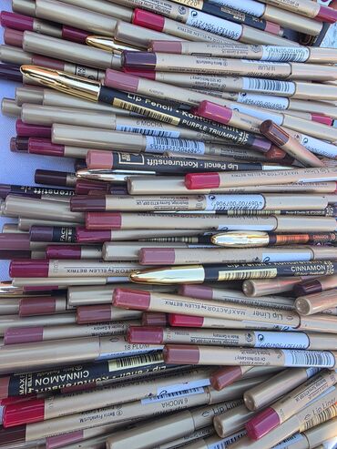 Šminka: Kozmetički set – brendirani proizvodi za usne i oči - Ruževi za usne — 6