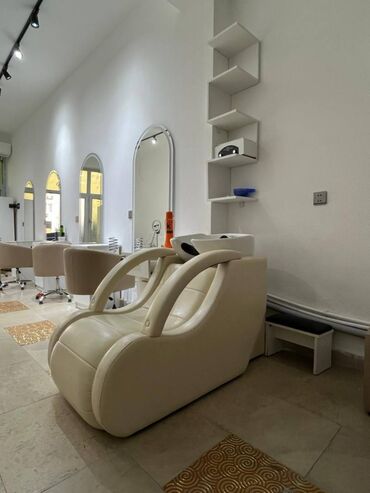 Digər kommersiya daşınmaz əmlakı: Nəsimi rayonu, Tibb universitetinin yaxınlığında, yeni tikili binanın — 4