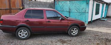 Volkswagen: Volkswagen Vento: 1992 г., 1.8 л, Механика, Бензин, Седан