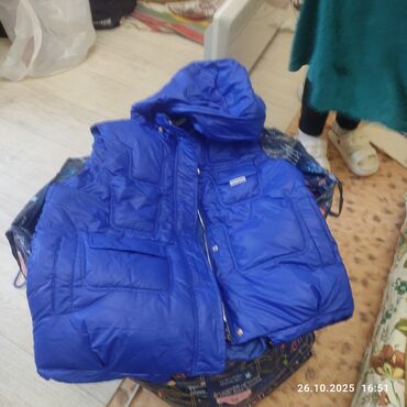 Другая женская одежда: Набор женской одежды (4 предмета) 1) Удлинённый жилет без рукавов - — 10