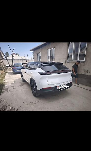 eado ev: Электромобиль кроссовер (белый, черная крыша) - Кузов: компактный — 3