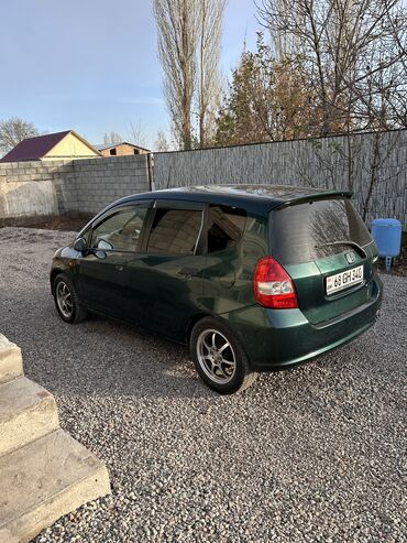 взять машину в аренду такси: Honda Jazz: 2003 г., 1.3 л, Механика, Бензин, Универсал