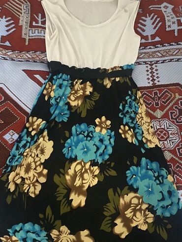 Digər qadın geyimləri: 100 yaxındı hamısın götürene 1 manatdan tek-tek 1.50 — 6